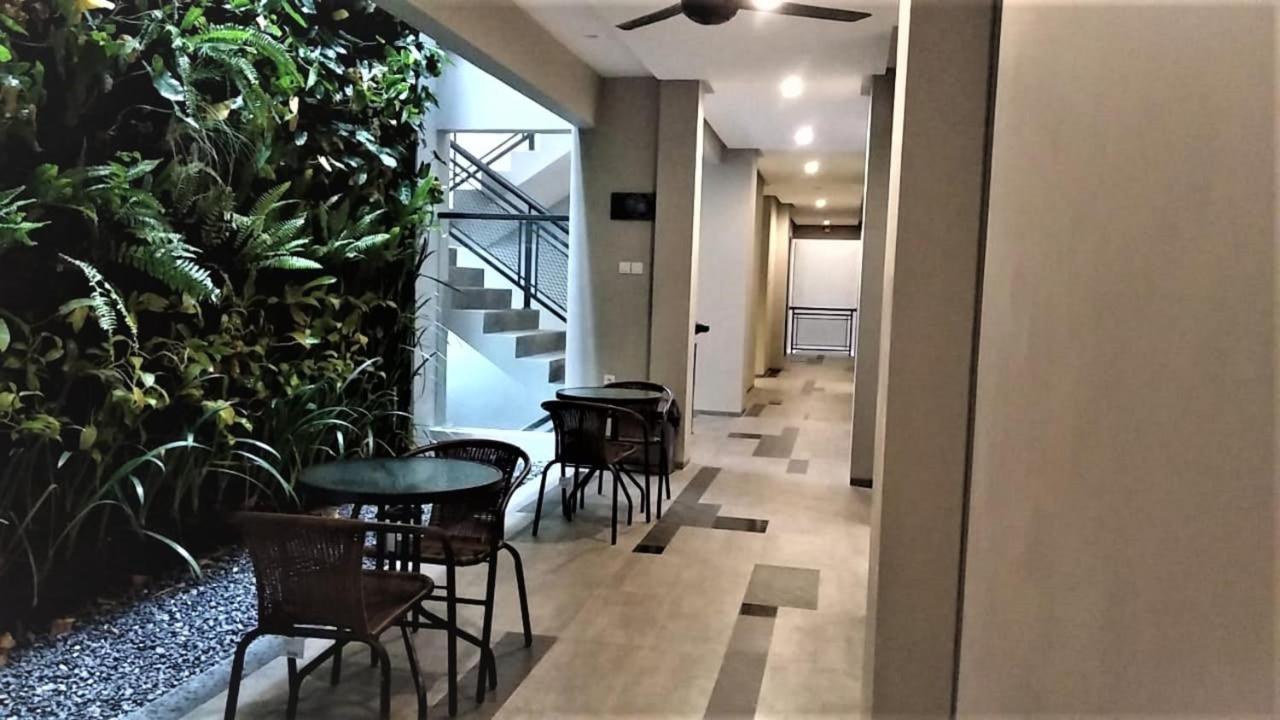 Reddoorz Plus Near Radio Dalam 3 Jakarta Exteriör bild