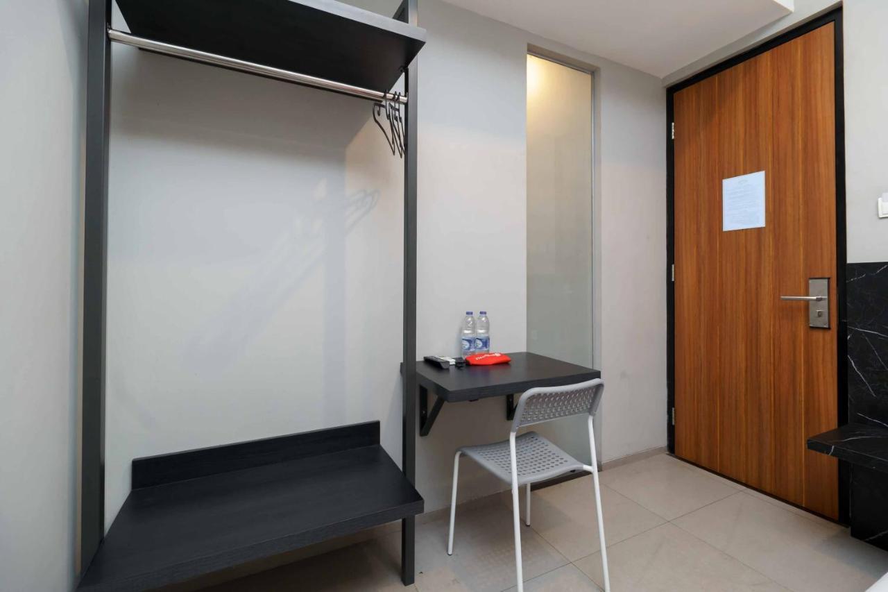 Reddoorz Plus Near Radio Dalam 3 Jakarta Exteriör bild