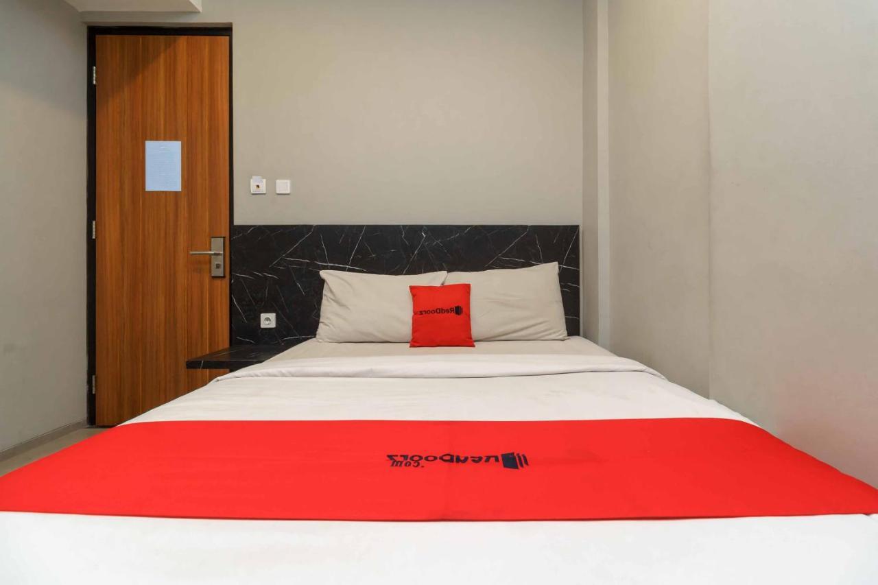 Reddoorz Plus Near Radio Dalam 3 Jakarta Exteriör bild