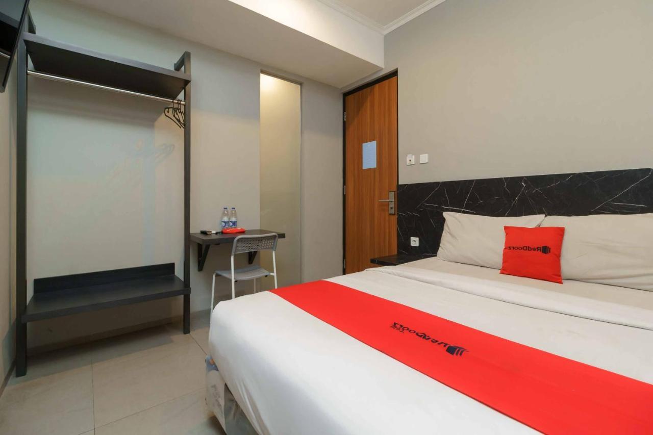 Reddoorz Plus Near Radio Dalam 3 Jakarta Exteriör bild